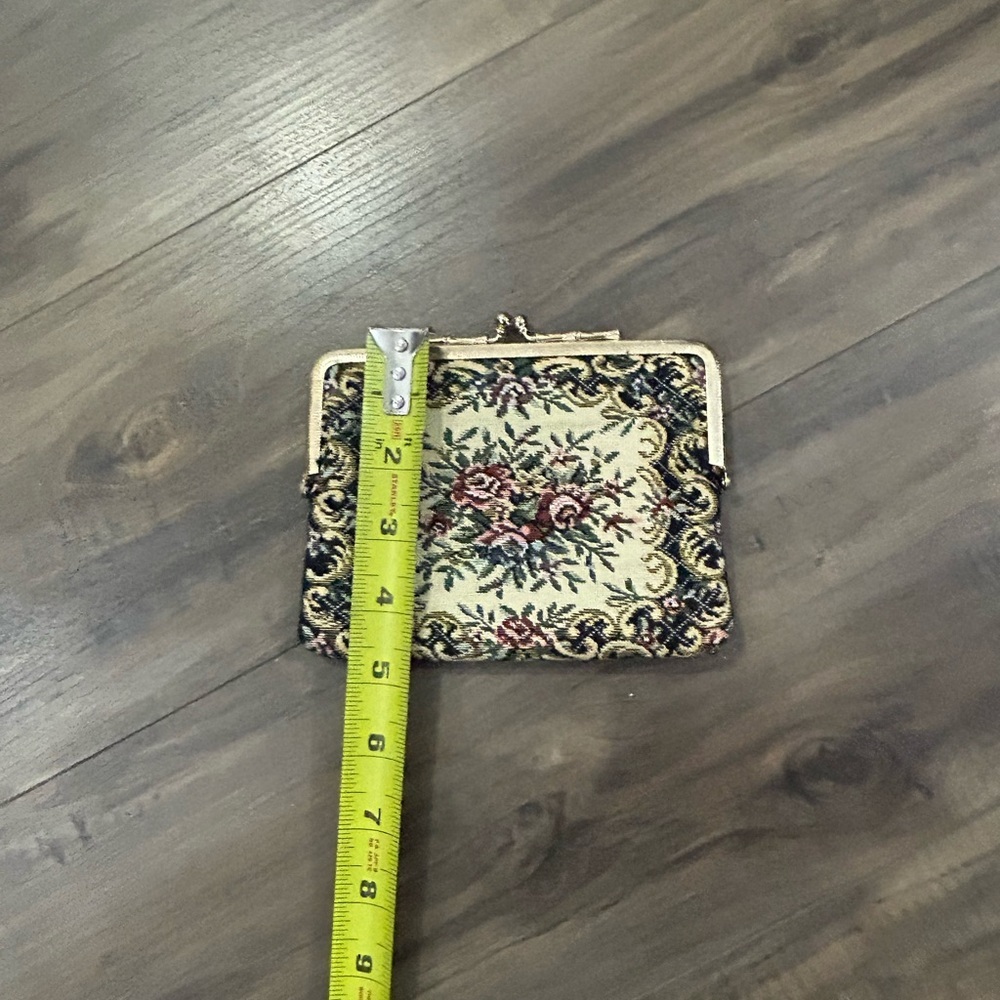 Vintage Floral Tapestry Clutch - Picture 4 of 4